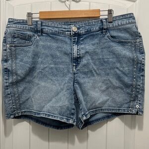 Lane Bryant Venezia Light Wash Denim Shorts size 16 with daisy print